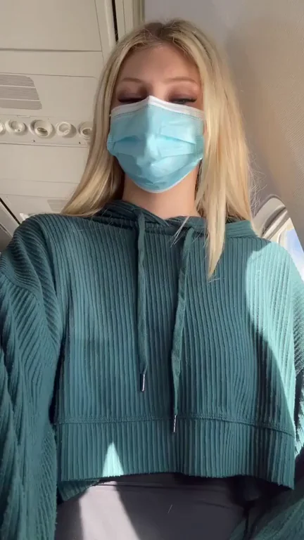 Almost got kicked off the plane for this very risky titty drop, hope you guys like it ?
