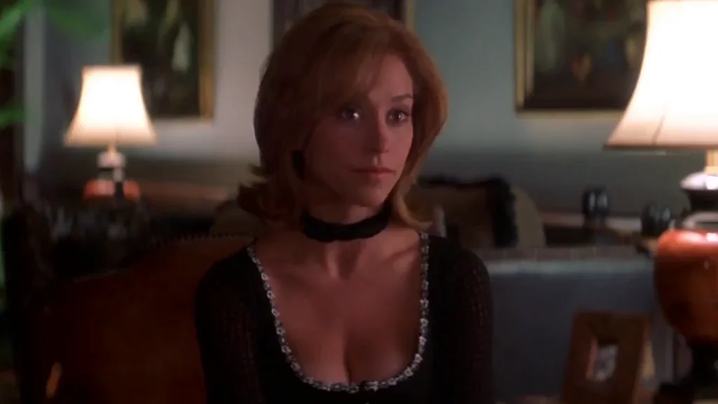 Jennifer Love Hewitt's Massive Tits Spill Out in Heartbreakers 💦🍒