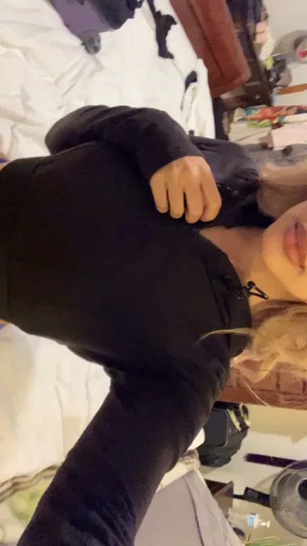 I suck at writing captions, please just enjoy my boobs