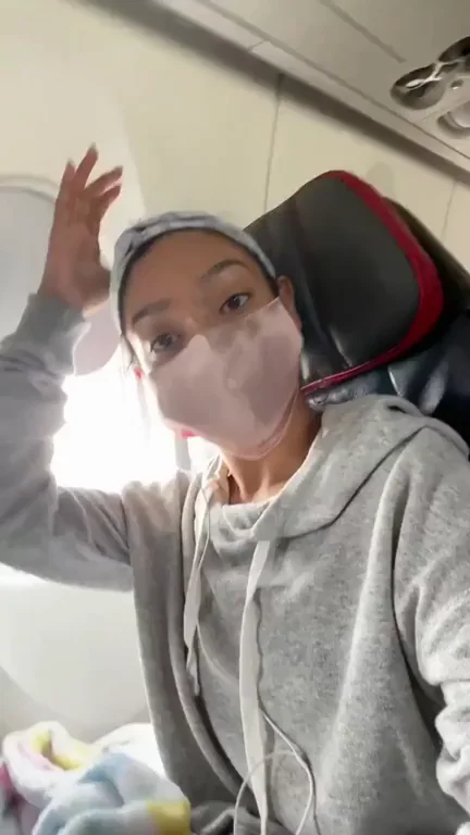 😈 Naughty Pussy Flash on the Plane ✈️💦