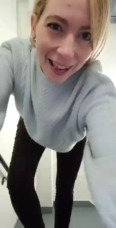 I was stuck in the stairwell all weekend, just a'slappin and a'spreadin...