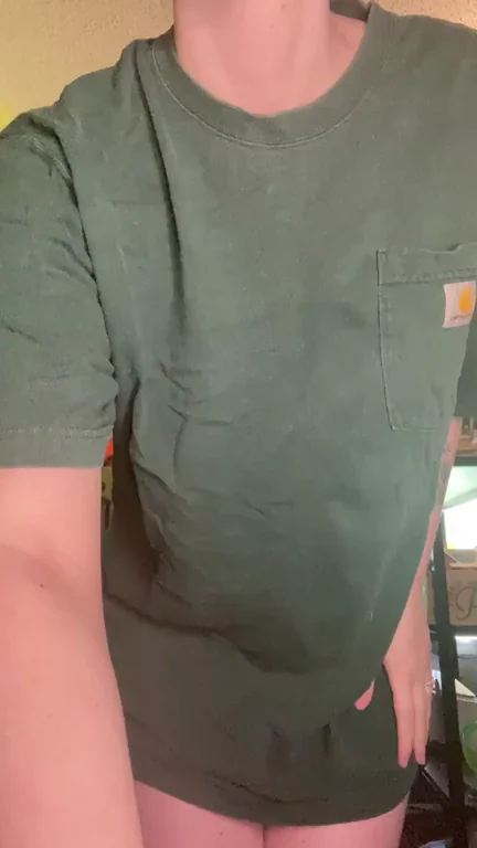 Loose Shirt Hiding Massive Tits? Nope, Lift & Flash Those Jugs! 🍈🍈😈
