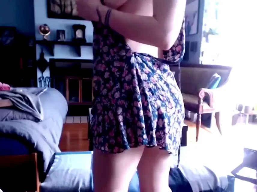 Cute Floral Dress Tease 💃🍑🔥
