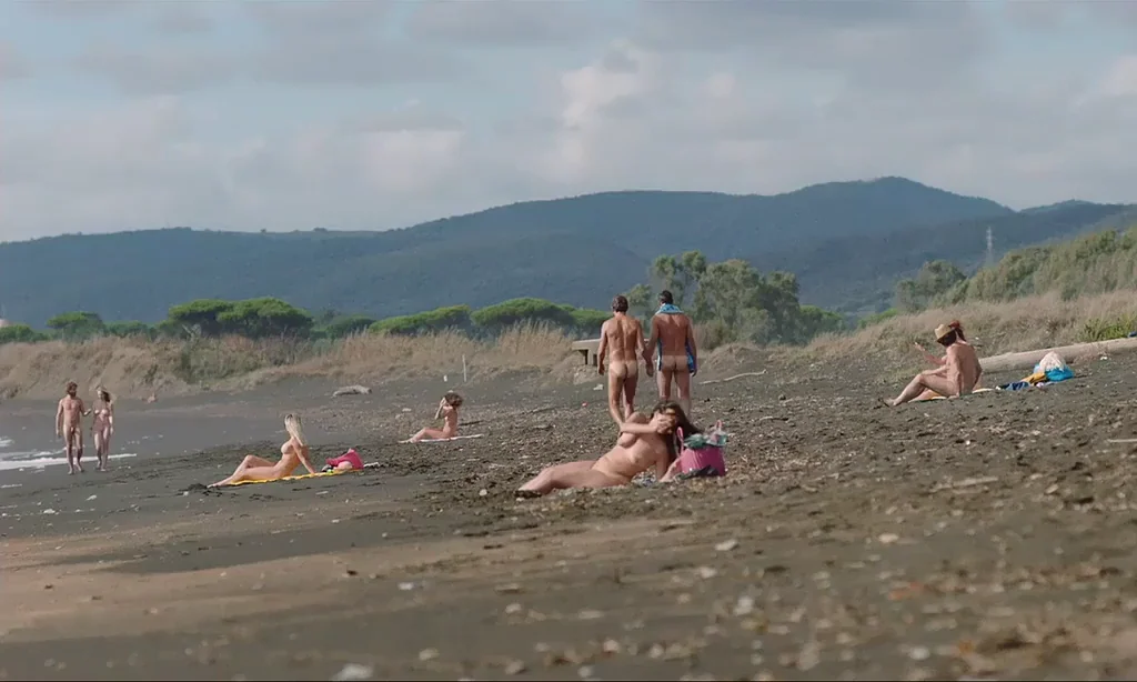 Multiple total-body plots from the Italian movie 'Addio al nubilato' (= 'Bachelorette party'), 2021