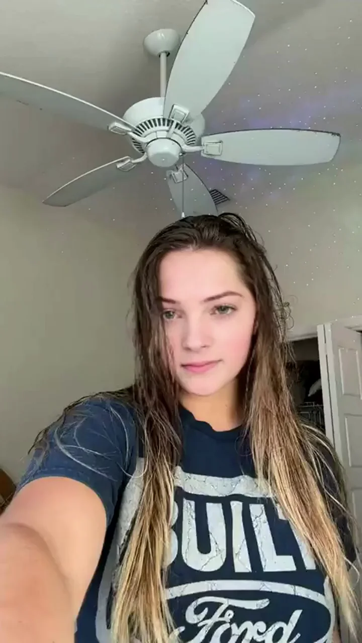 Amateur Boobs drop