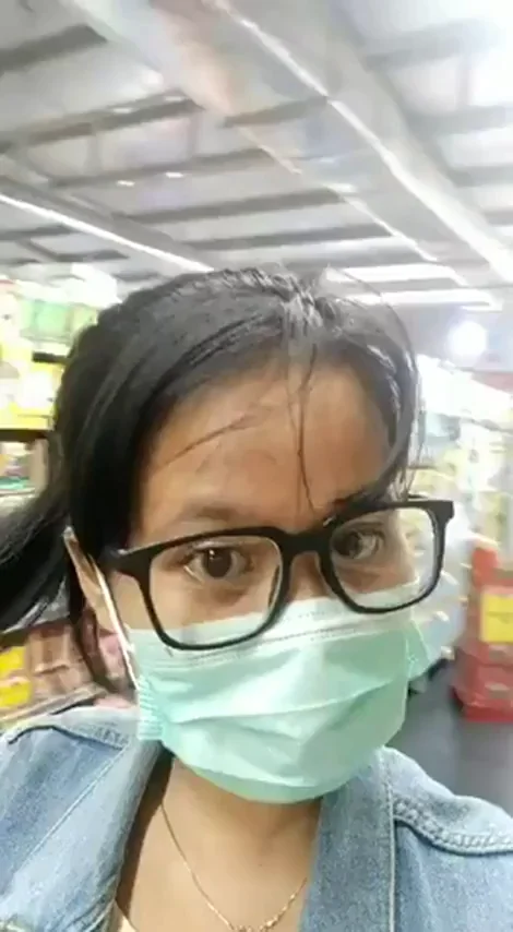 Asian Cam Slut's Supermarket Tit Flash Risk