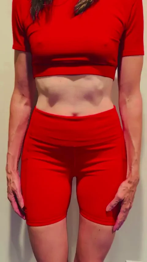 🔥 Weights Keep My MILF Boobs Perky & Firm 💪🍈