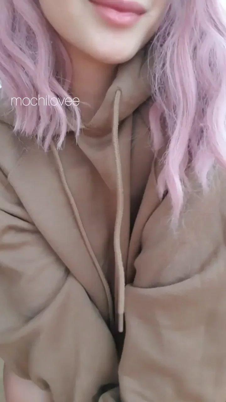 Petite Pink-Haired Asian Slut Teases in Hoodie 😍🍑