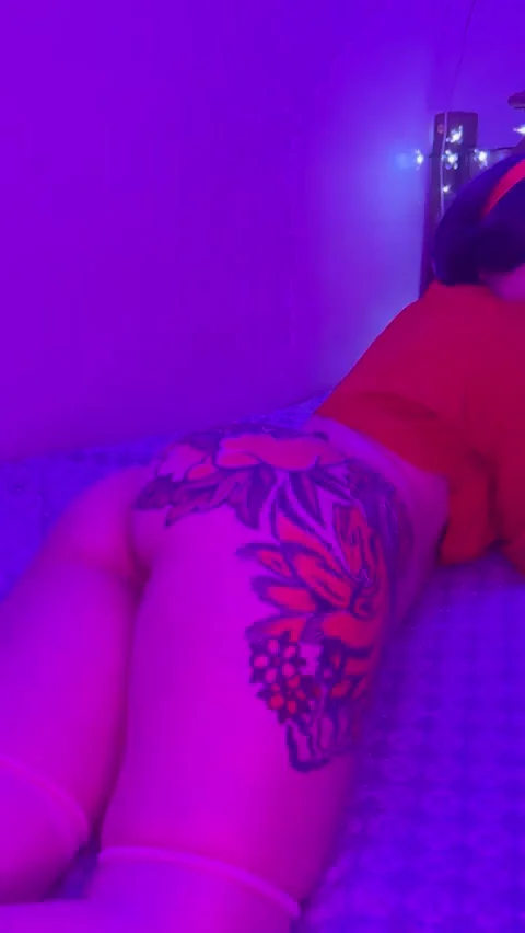 POV: Faye Valentine Cosplay Thief Teases Her Juicy Ass Before Robbing You 🍑💦