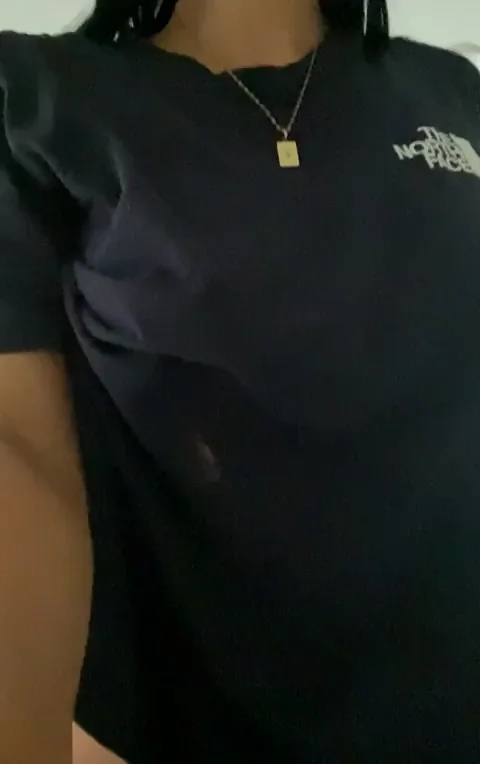 Thankyou for helping me love my small boobs ðŸ’–