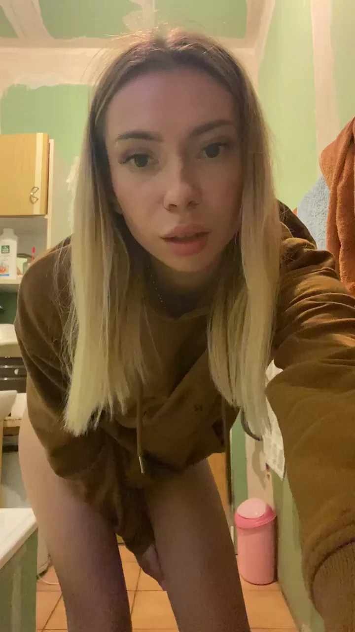 Dad's Buddies Crave My Naked Slutty Body 😈🍑