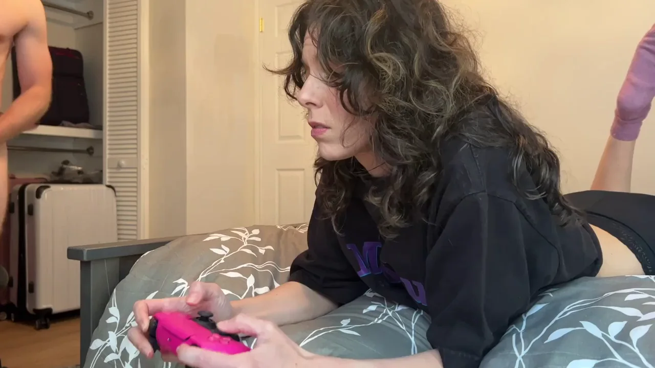 Surprise throatpie while trying to level up