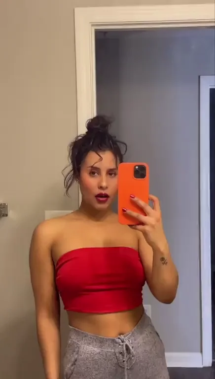 Being honest I don’t like wear clothes