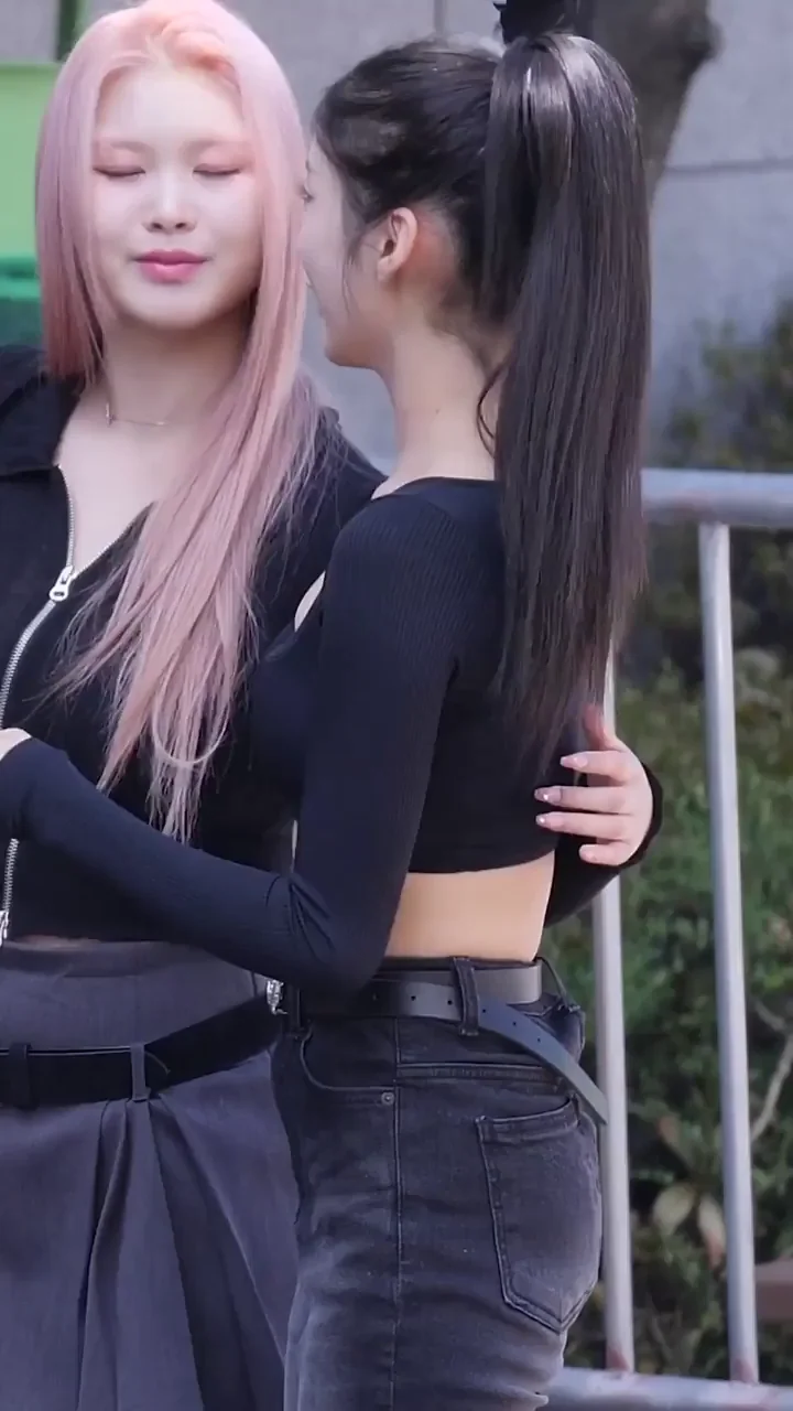 Purple Kiss - Yuki