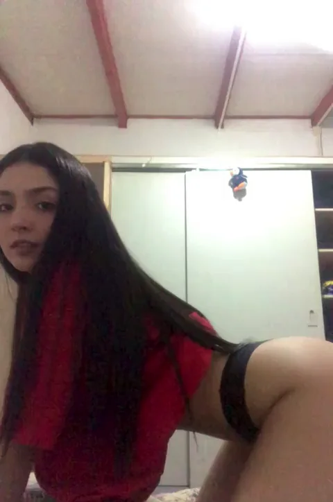 Tinder Hottie Asks: Do I Look Cute Enough to Breed? 😈🍑💦