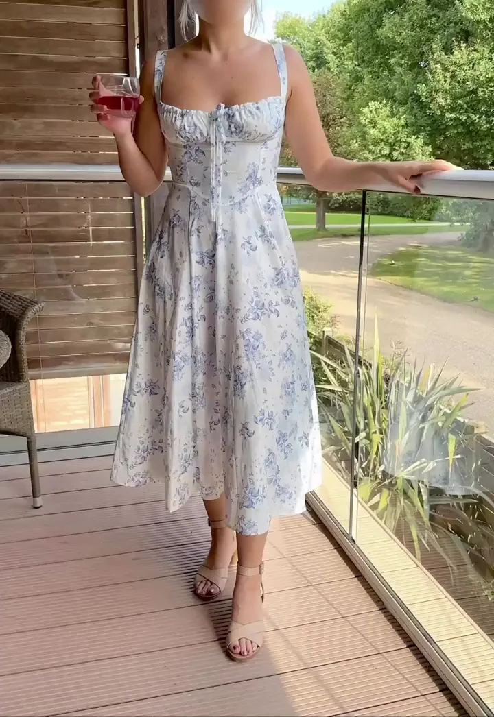 Dressed up all at a fancy event, but still can't help myself but be a little naughty! [GIF]