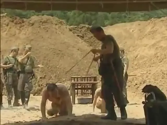 [/r/MenintroubleJAV] Unlucky prisoner gets punished by the sergeant