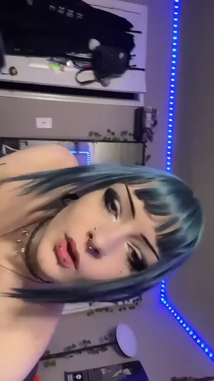 🏠 Butt Naked Goth Babe Roams Her House Nonstop 😈🍑