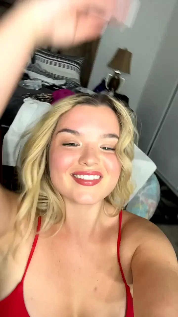 Stepbro, How'd You Pound This Thick Blonde's Tits? 🔥🍑
