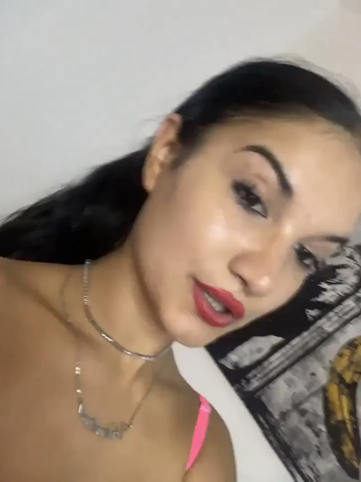 Innocent Fresh Pussy Tease: Nervous Amateur Hottie Stays Pure & Pretty