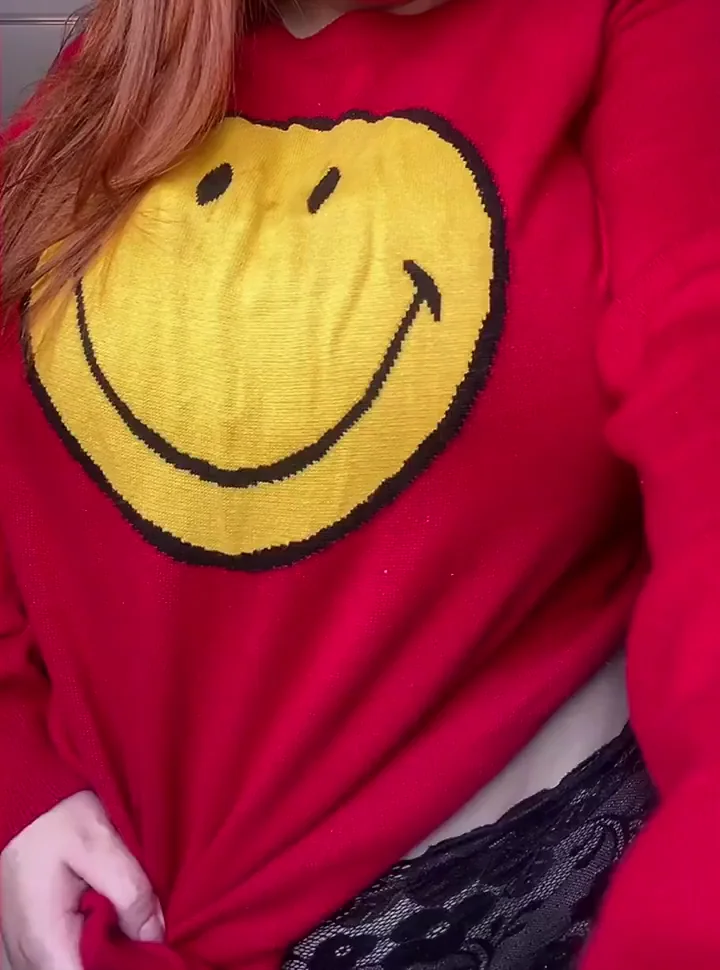 😍 OC Redhead Slut Flashes Massive Tits & Smiley Sweater Tease 💦