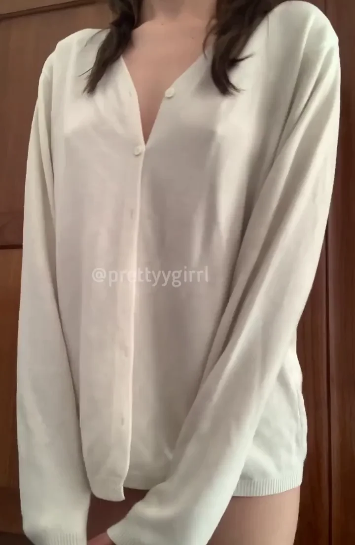 19yo Petite Slut Begs: Fuck Me Raw, No Birth Control? 😈💦