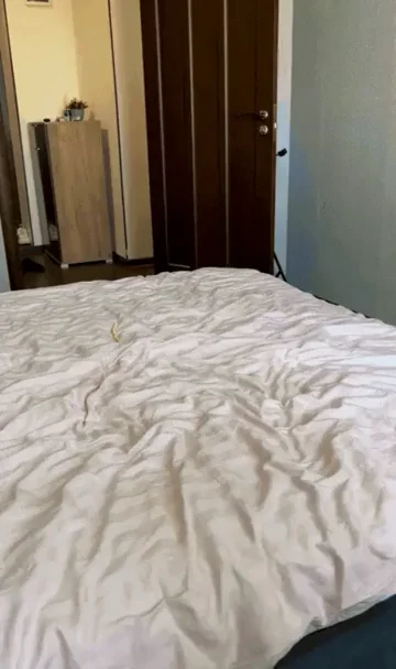 What's more cute my face or my lil booty?