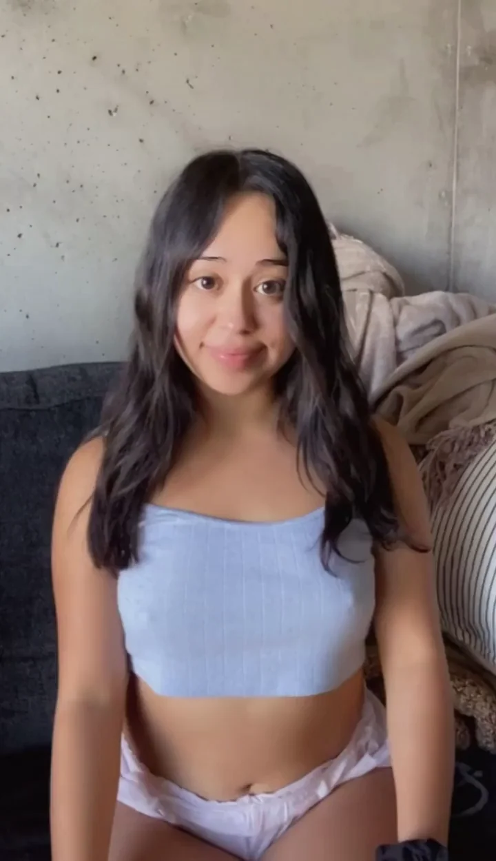 Do u wanba latina girl titty drop ? OC
