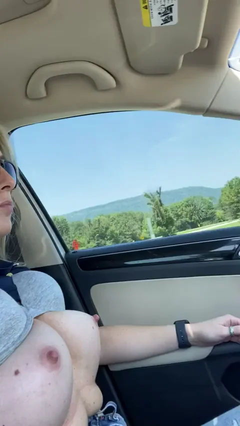 First Reddit Car Titty Flash 😈🍈🍈