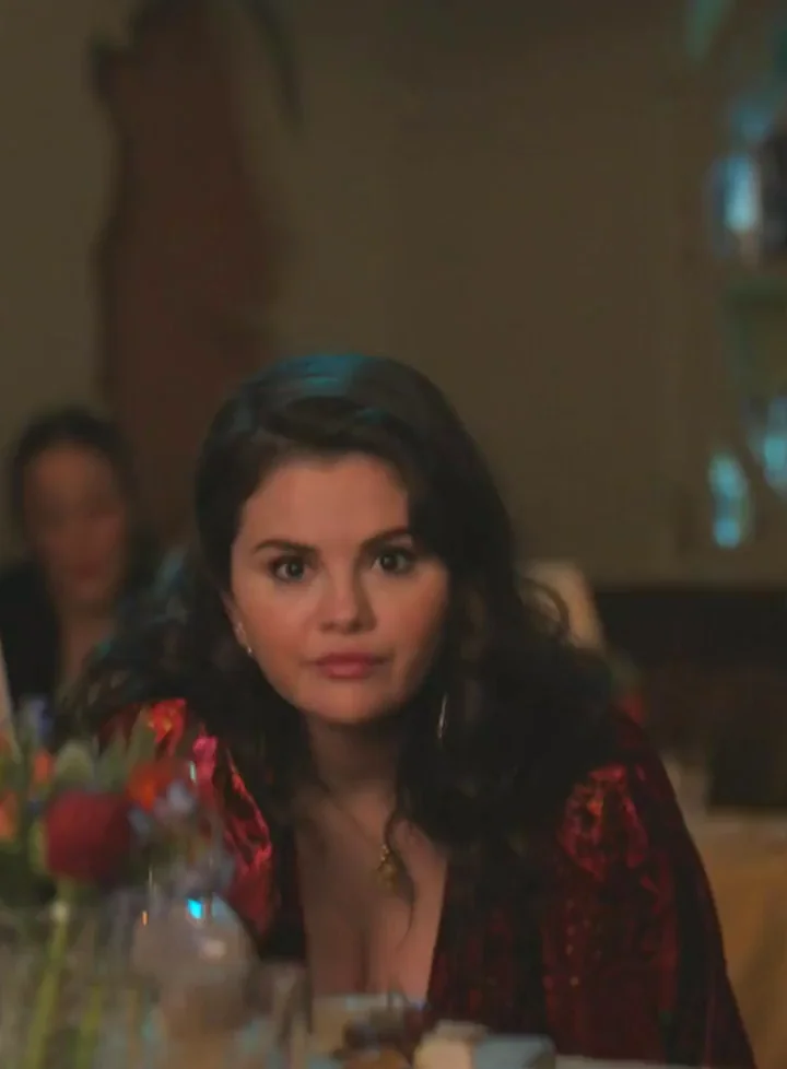 Selena Gomez's Juicy Cleavage Spill in Only Murders S03E05 🔥🍒