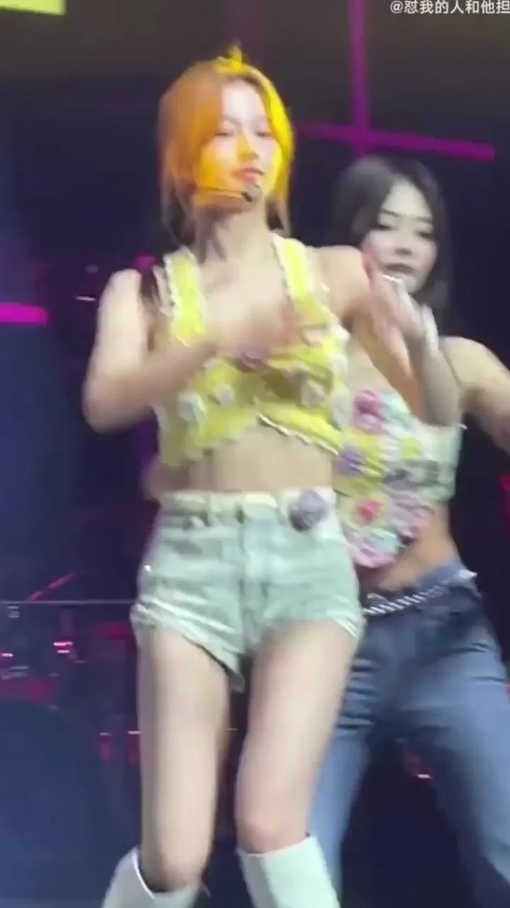 TWICE - Sana