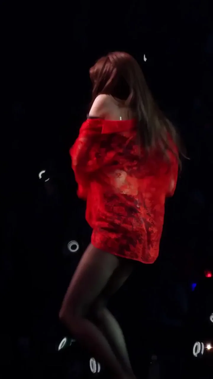 TWICE Sana's Slutty Red Bubble Tease - Kpop Ass Shake Fap Fuel