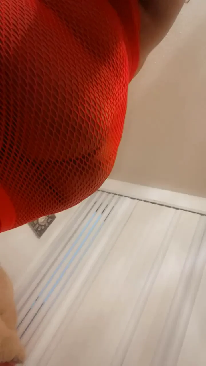 Ebony Babe's Juicy Ass Needs a Comfy Chair 🍑🔥