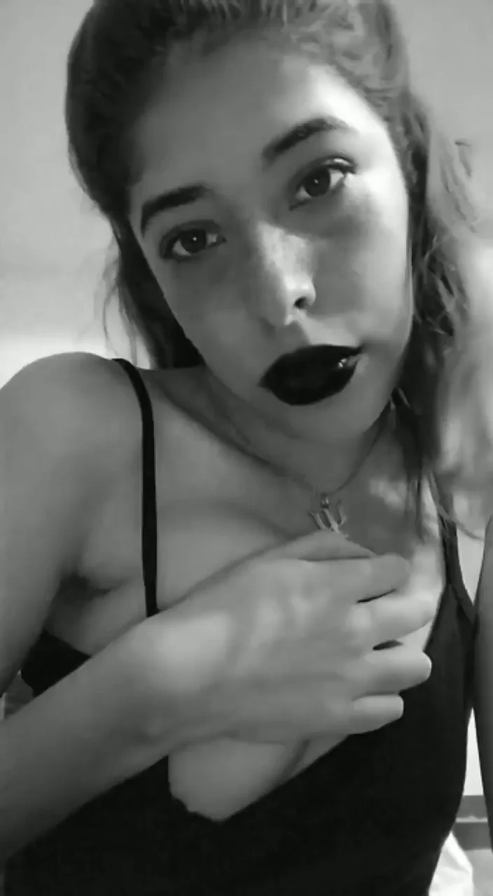 Black-Lip Tease: Waiting for That Throbbing Cock Suck