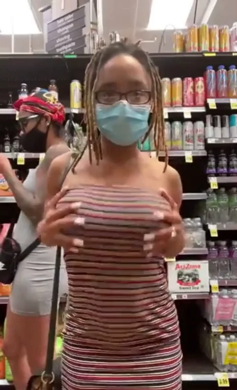 Grocery Store Tit Flash Slut 😈🍈🍈