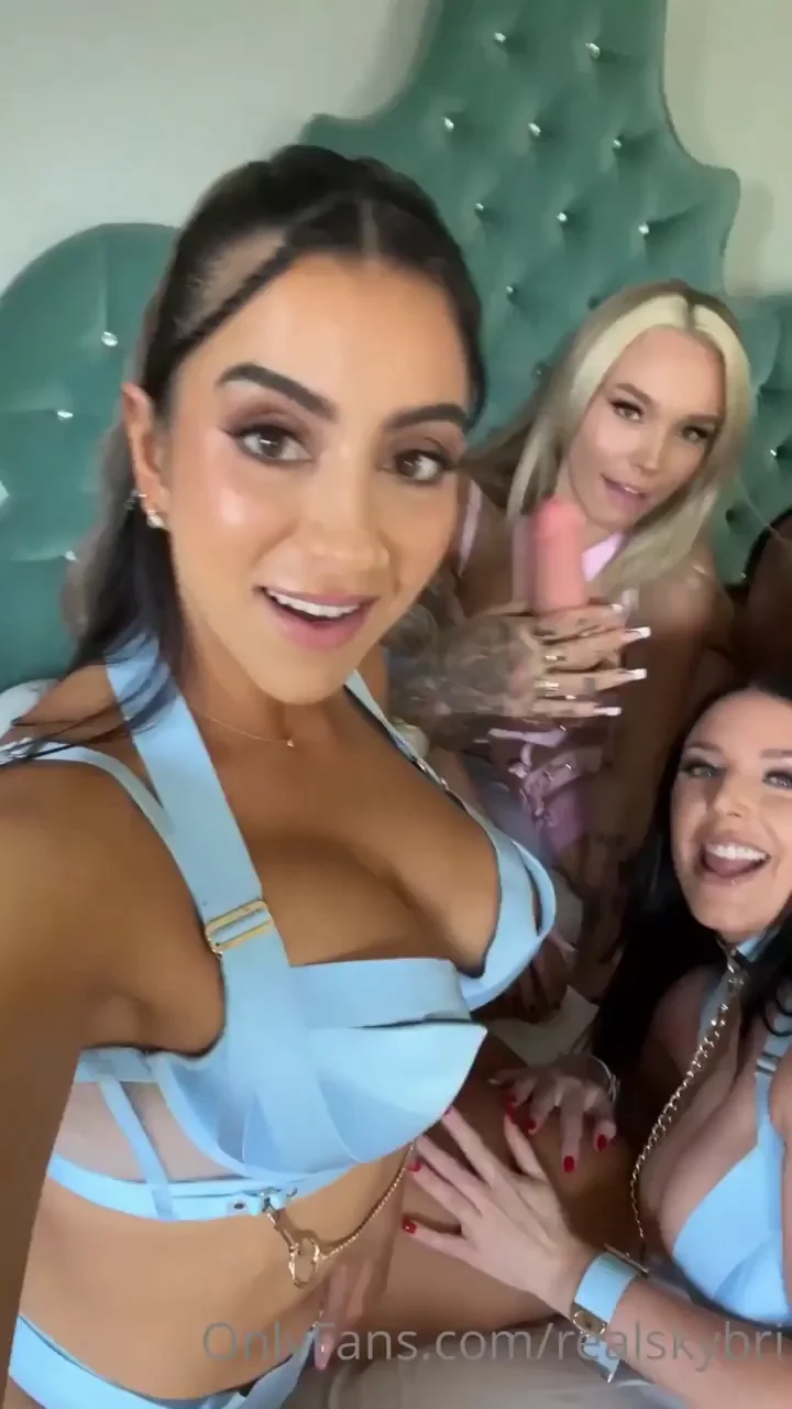 Lena Paul Hijacks Angela White's 7 Slutty Sirens JOI Frenzy