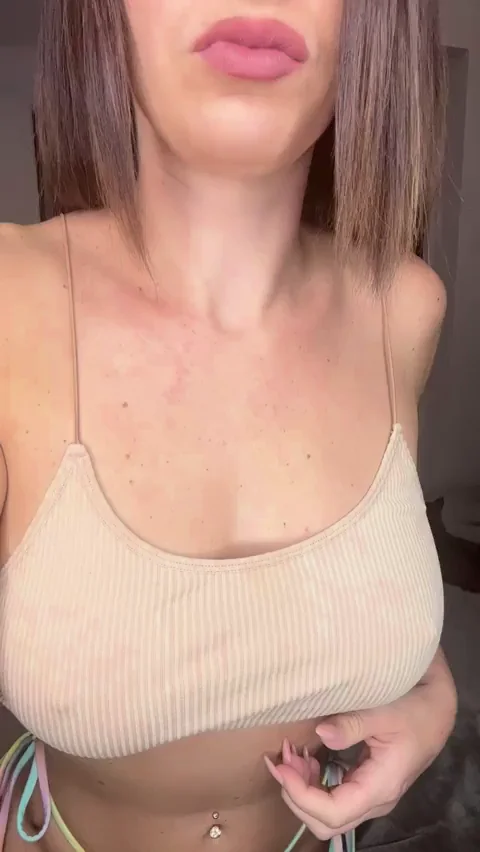 My MILF boobs look hotter without my bra