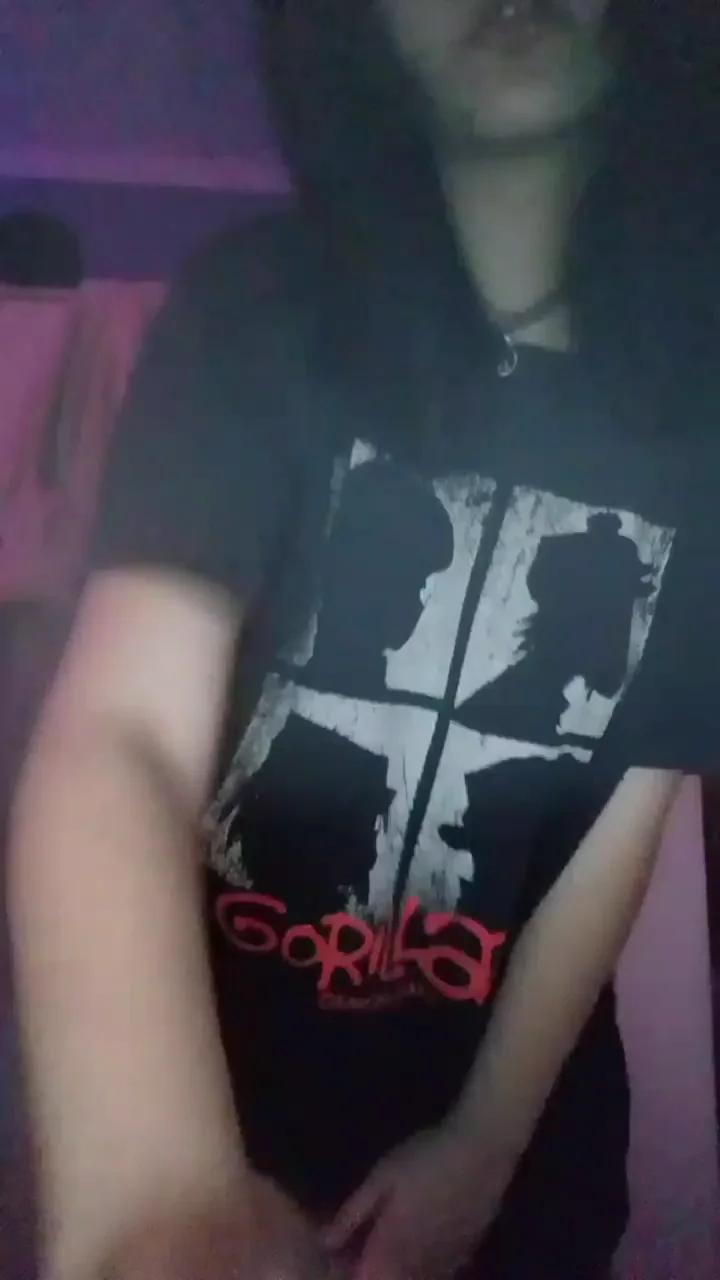 are you into gorillaz? â™¥