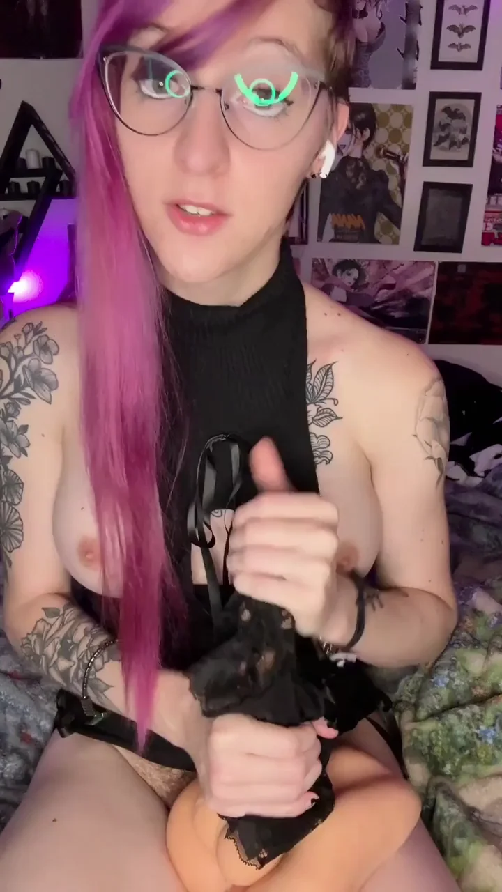 "Please make me cum like last time, Mommy? 🥺" No self respecting mommy could resist