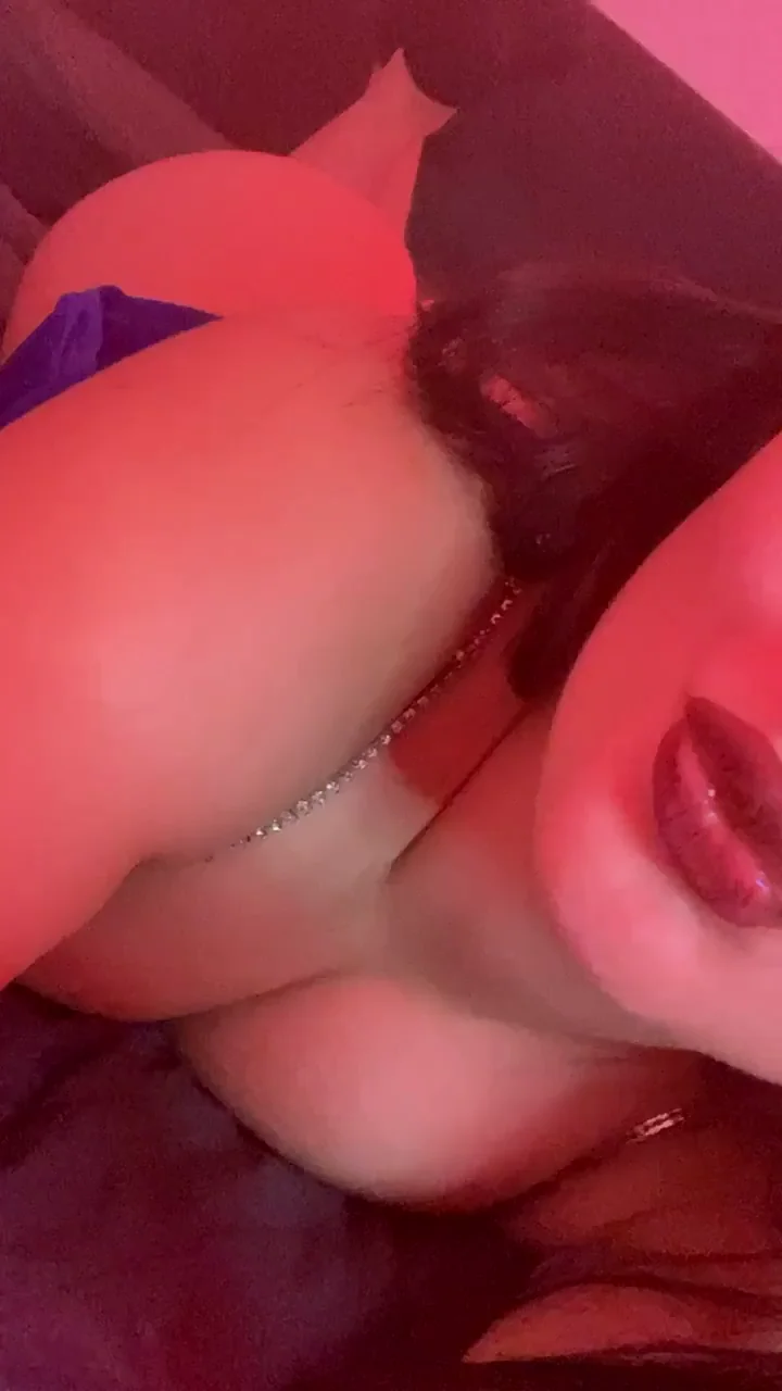 Young Stud Destroys Happy Slut's Pussy 💦🔥