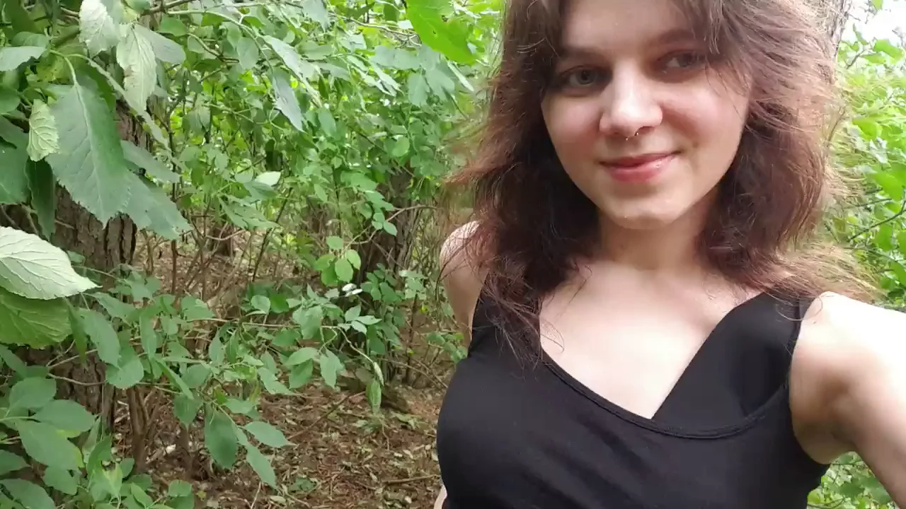 I love to get fresh, outdoor air on my pussy