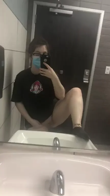 Your local slutty wendys girl???EXCLUSIVE work pics and vids only on my OF ??plus INSTANT ACCESS to all my other 300+ pics and 200+ mins of video ?Top 10%??NOPPV?Public/Work pics?Squirting/creaming?toys?cosplay?pee?customs?sextapes?rates?daily content?fetish/taboo??link is below