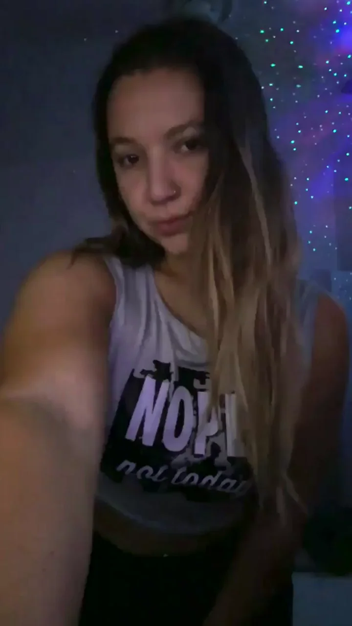 Late night titty drop 🤤