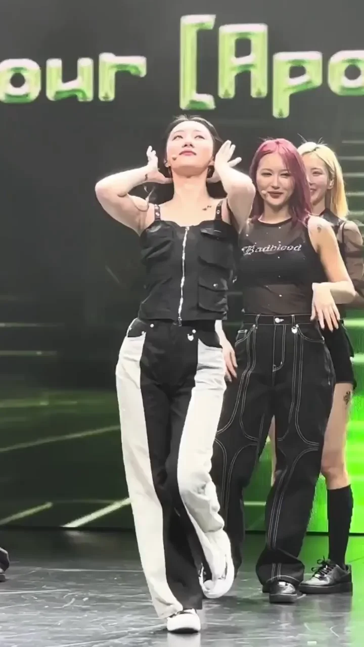 DREAMCATCHER - SUA AND GAHYEON