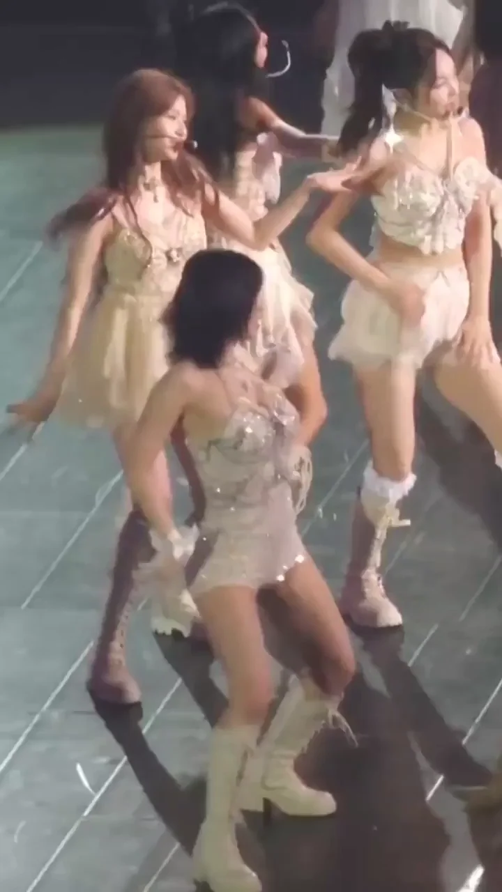 TWICE Momo Stage Tease - Sexy Dance Fap Fuel