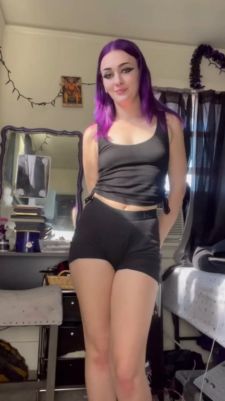 I seriously wonder if men find girls in men's underwear sexy
