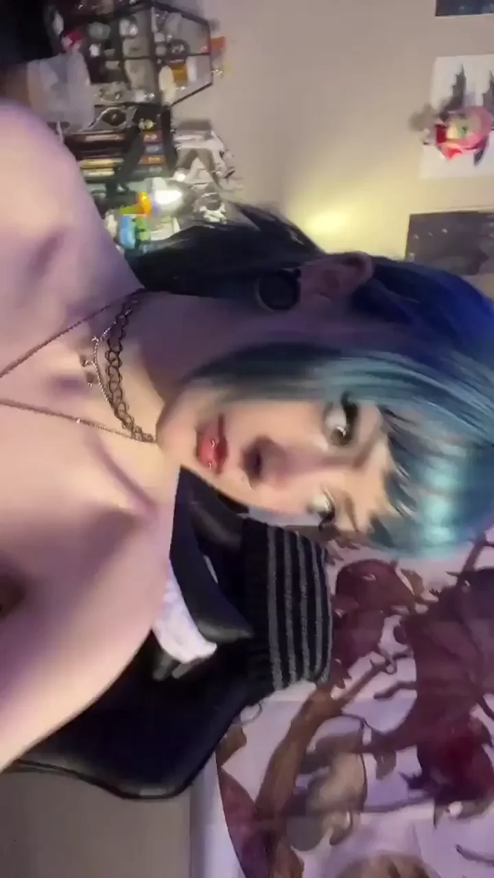 i need more friends to send nudes to when i'm horny