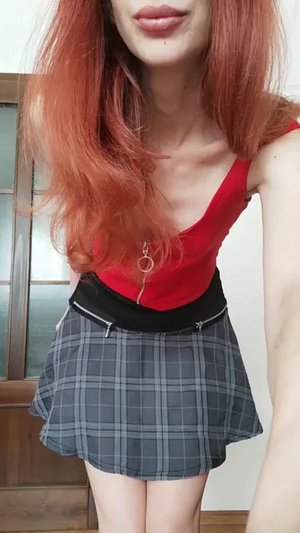 You like to fuck young girls?