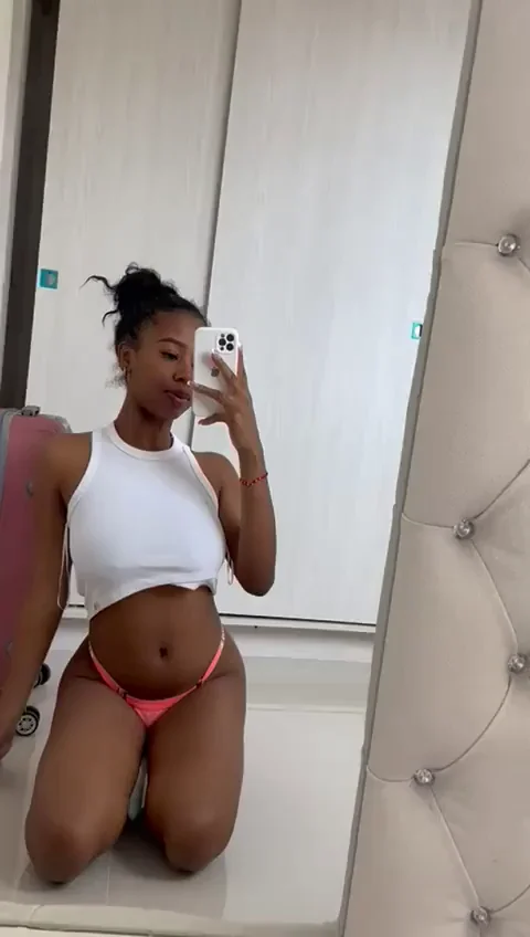 Men who love huge perky tits with tanlines are my kryptonite (19f)