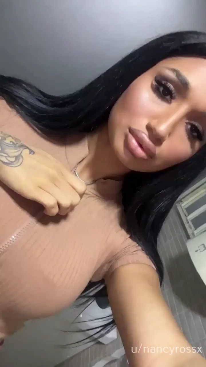 Pull my hair while you eat my ass